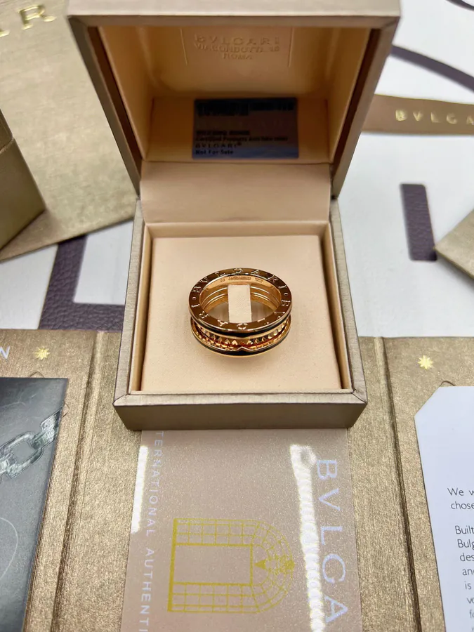 Bulgari Narrow Roman Clasp Black Edge Ring