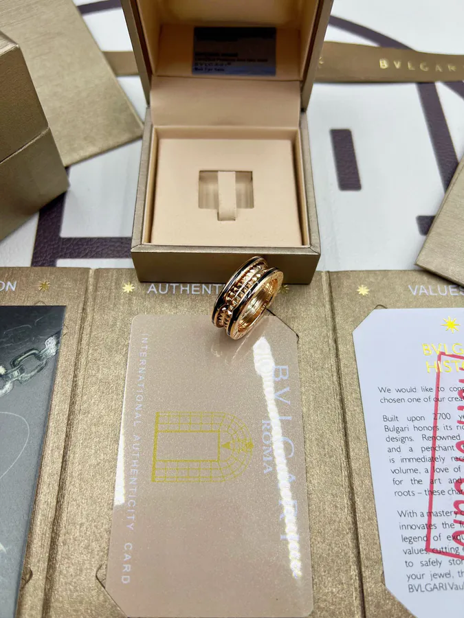 Bulgari Narrow Roman Clasp Black Edge Ring