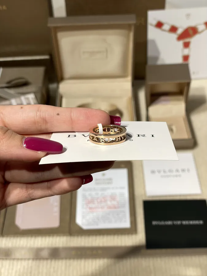 BVLGARI Hollow Letter Ring