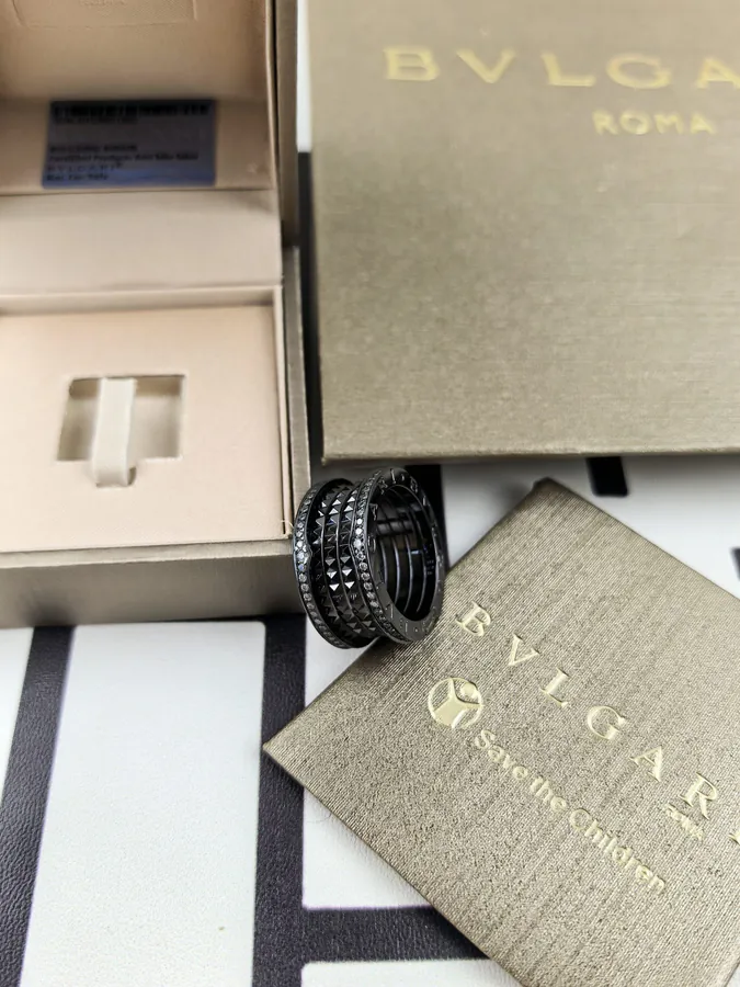 Bulgari Wide Roman Nail Clutch Ring in Black