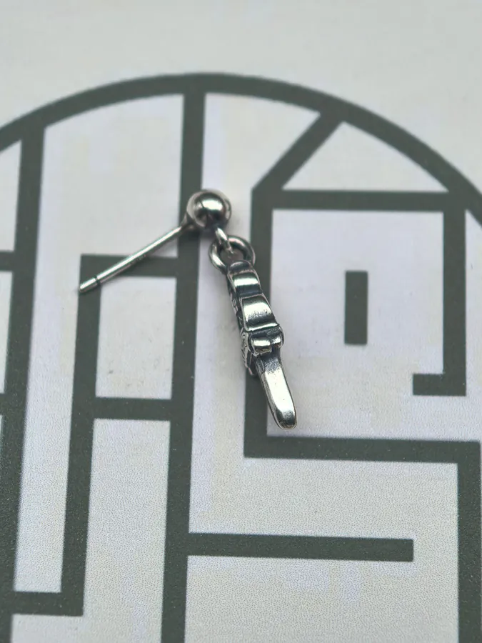 CROOS Sword Earrings