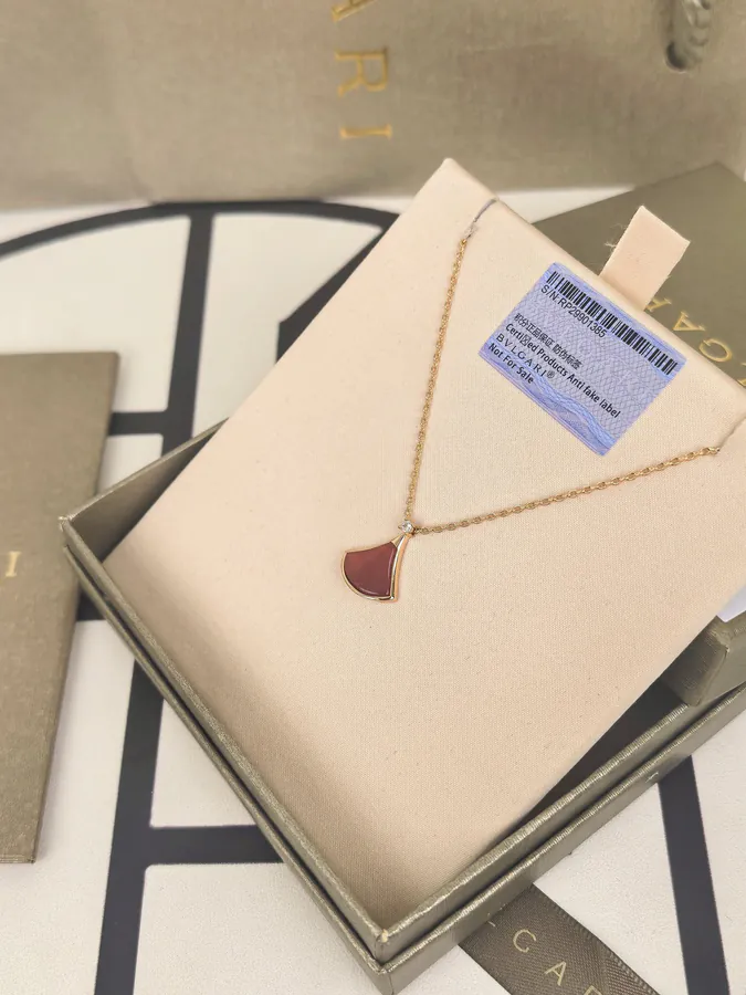 Bulgari Red Zircon Necklace with Lattice Dress Design