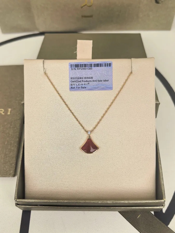 Bulgari Red Zircon Necklace with Lattice Dress Design