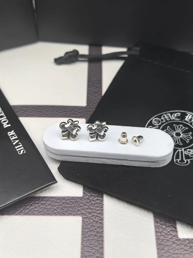 CROOS Anchor Earrings