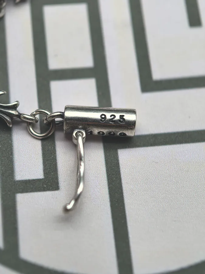 CROOS Cross Pendant Bracelet