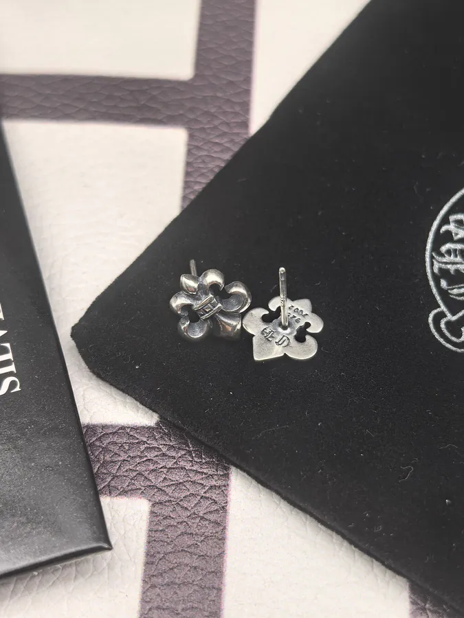 CROOS Anchor Earrings