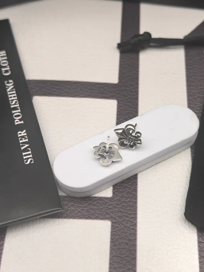 CROOS Anchor Earrings