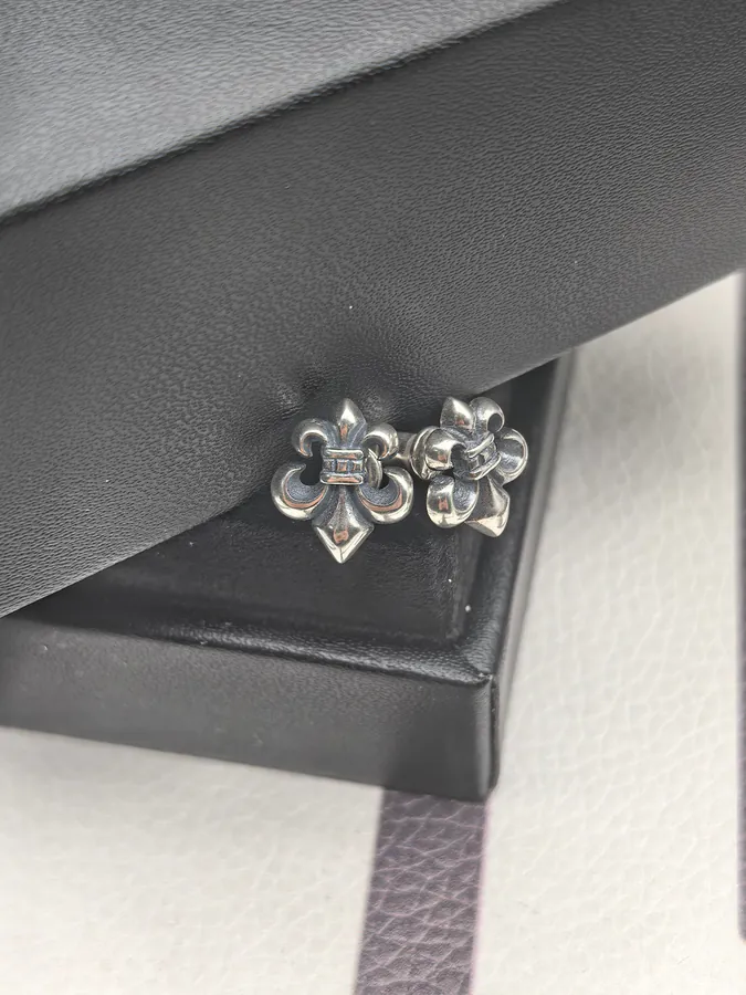 CROOS Anchor Earrings