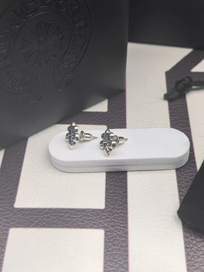 CROOS Anchor Earrings