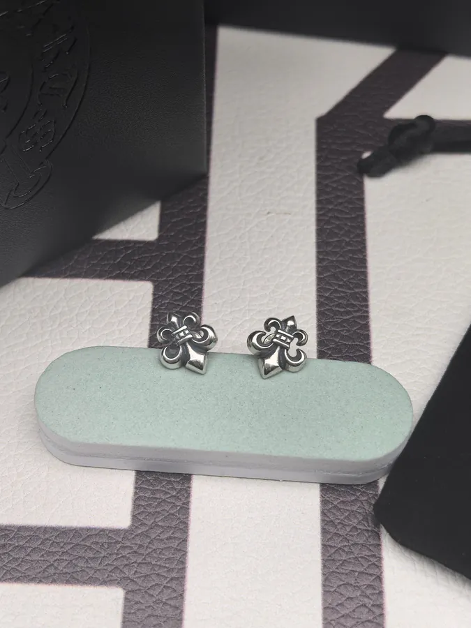 CROOS Anchor Earrings