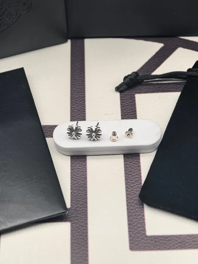 CROOS Cross Pendant Earrings