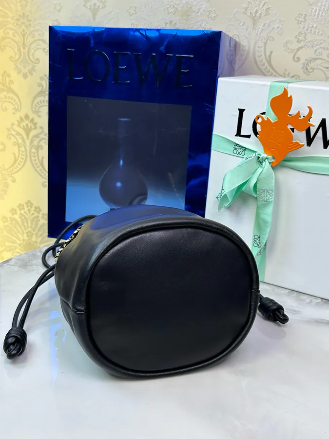 Flamenco Purse Bucket Bag in Black