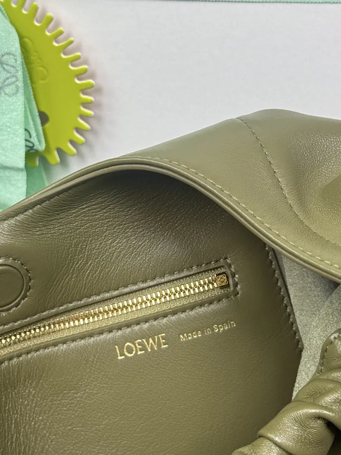 Squeeze Handbag Medium Size, Nappa Leather
