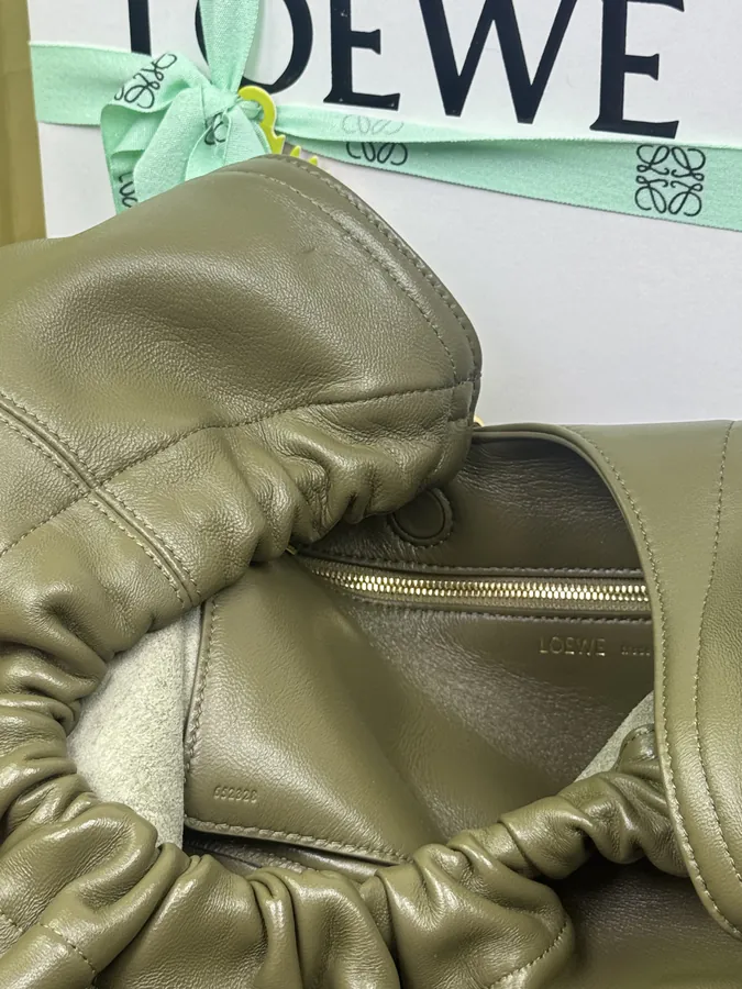Squeeze Handbag Medium Size, Nappa Leather
