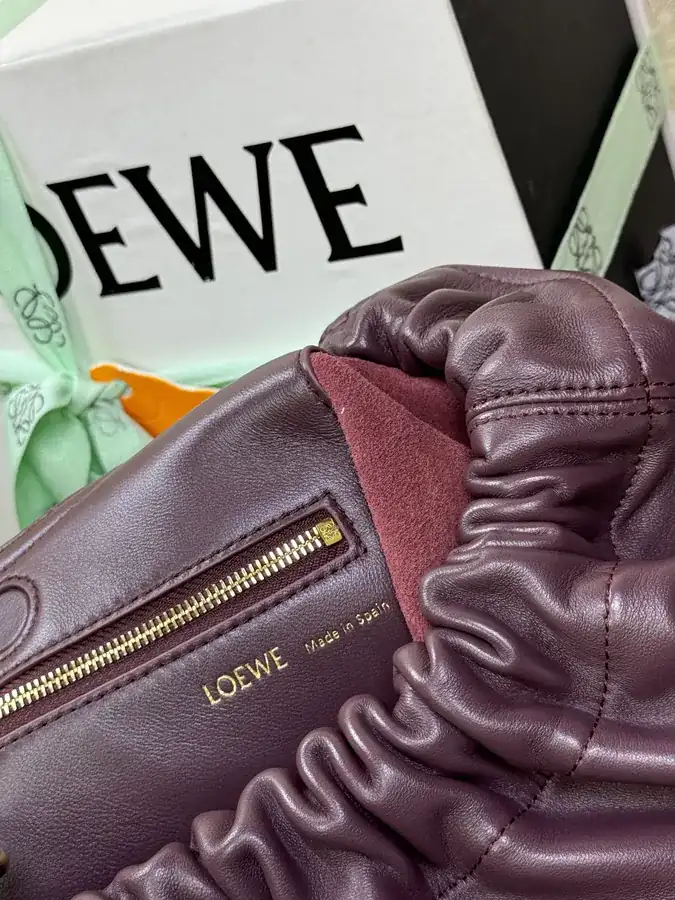 Squeeze Handbag in Nappa Leather