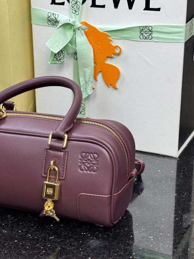Amazona 23 Cropped Bowling Bag