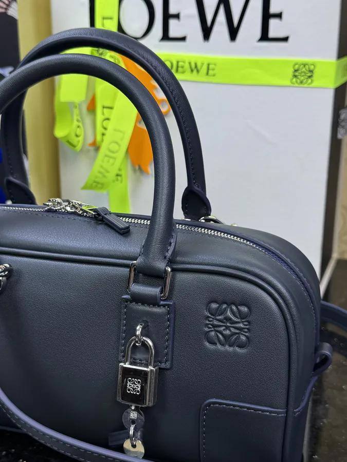 Amazona 23 Cropped Bowling Bag