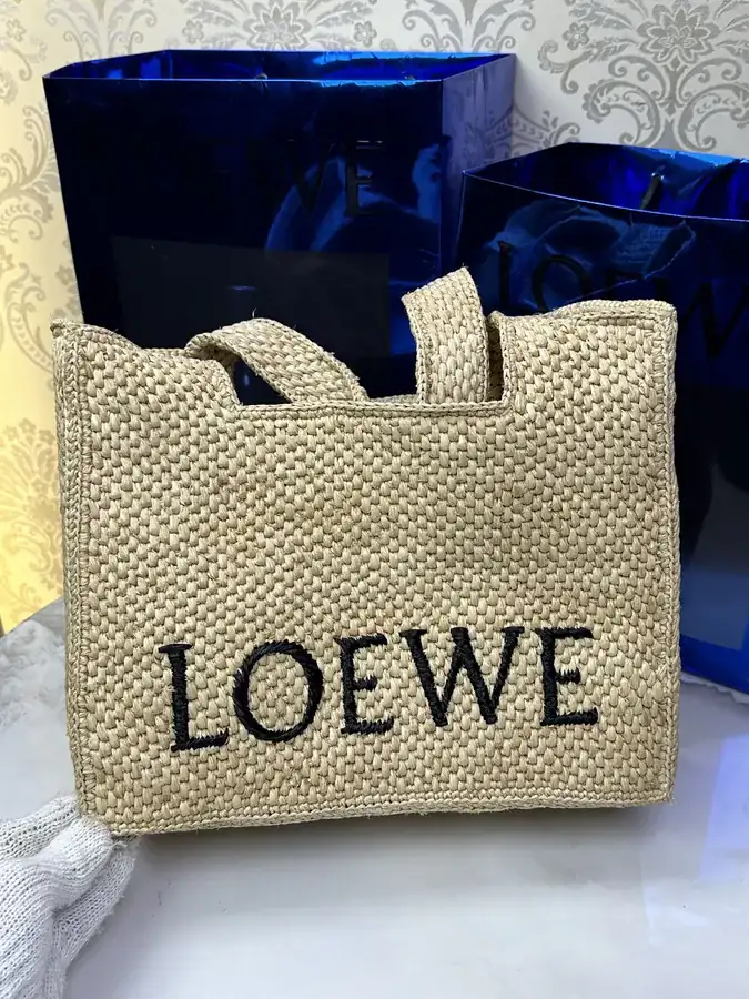 Löwë Font Tote Medium