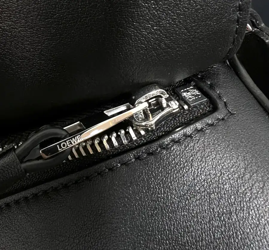 Rocha Classic Puzzle Medium Handbag