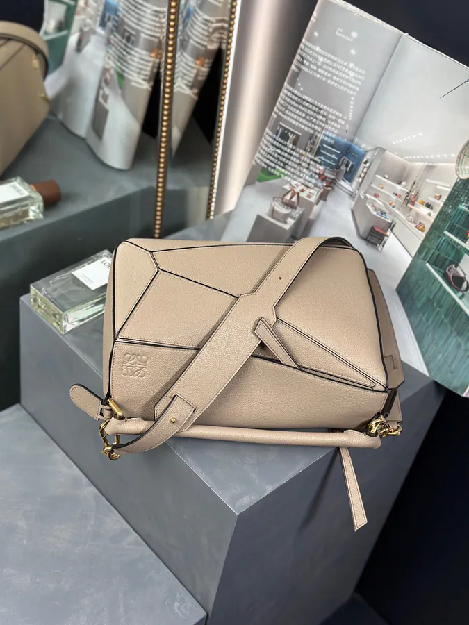 Rocha Classic Puzzle Medium Handbag