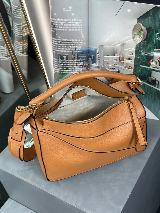 Rocha Classic Puzzle Medium Handbag