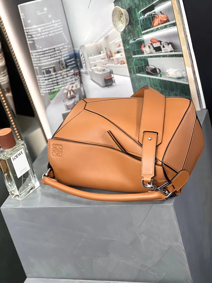 Rocha Classic Puzzle Medium Handbag