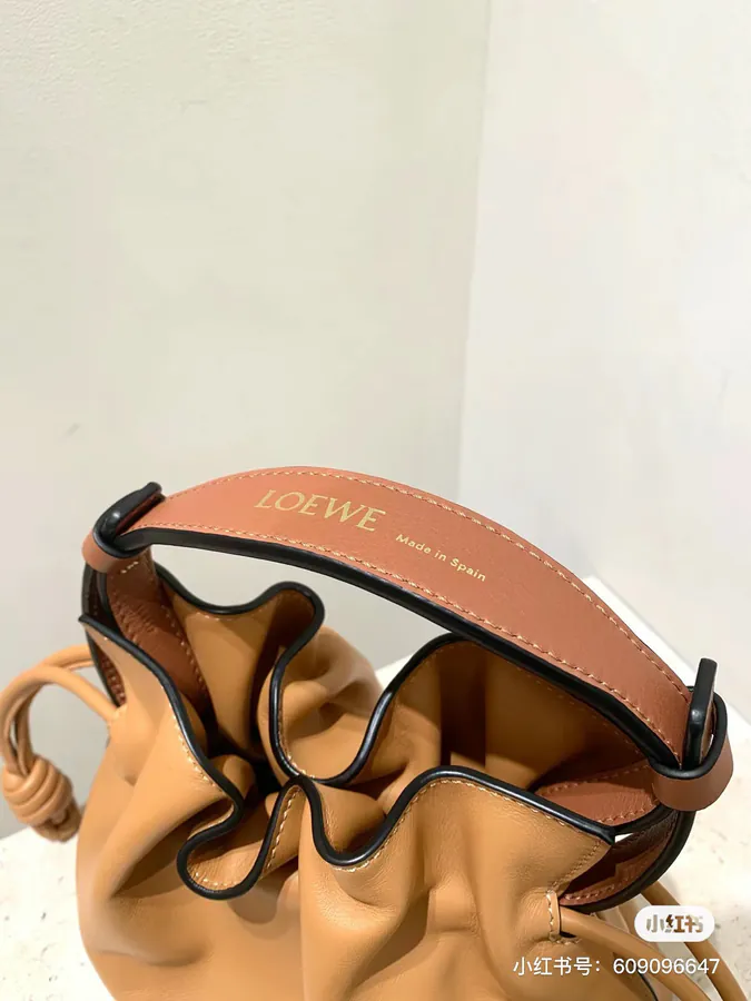 Löwe Single Strap Bucket Bag Brown