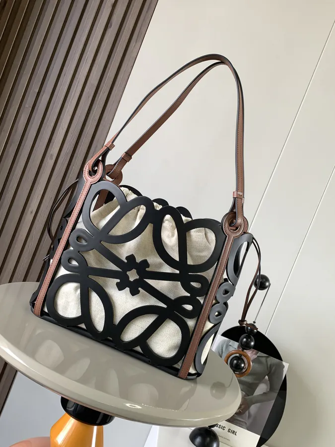 Anagram Tote Small Black