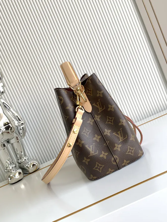 NÉONOÉ Mini Bucket Bag Classic Monogram Canvas with Grained Calfskin Trim
