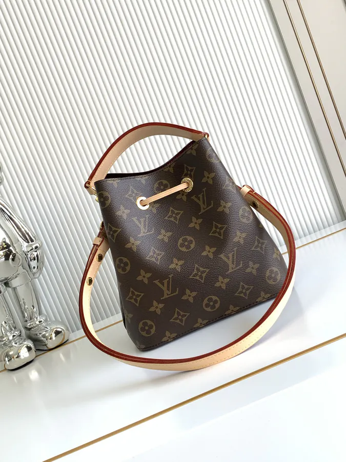 NÉONOÉ Mini Bucket Bag Classic Monogram Canvas with Grained Calfskin Trim