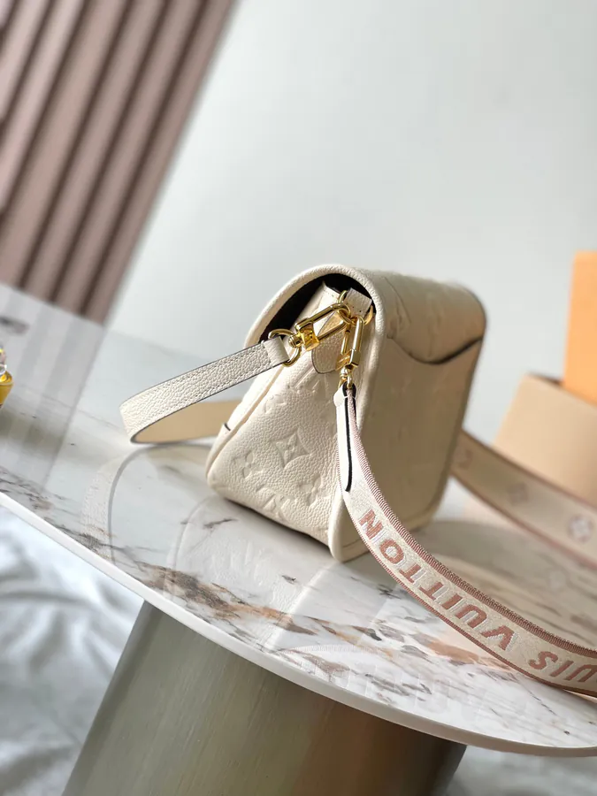 DIANE Handbag M46388 White Dynamic Chip Version