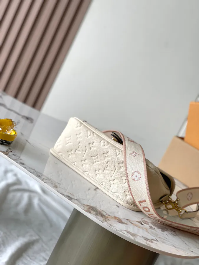DIANE Handbag M46388 White Dynamic Chip Version
