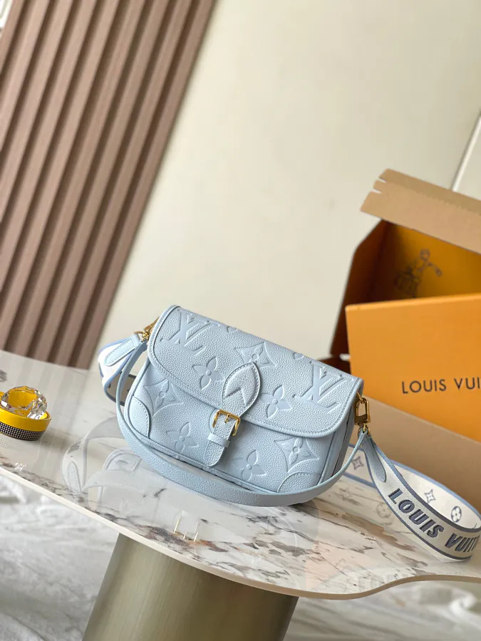 DIANE Handbag in Grained Calfskin