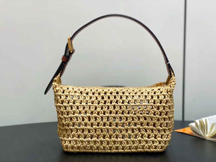 Hills Pochette XL Bucket Bag in Grained Calfskin