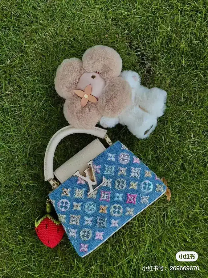 CAPUCINES Mini Handbag