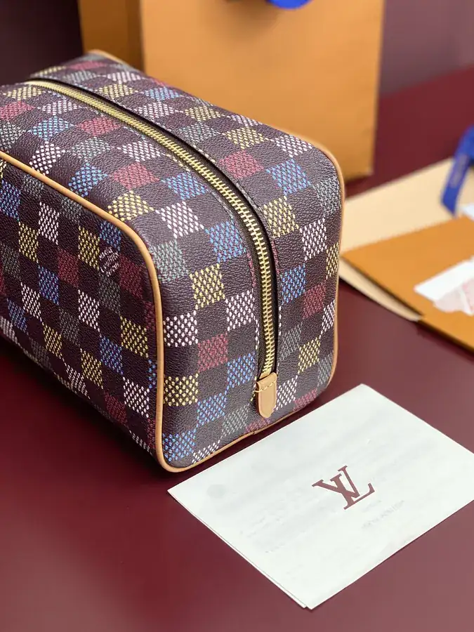 LOER DO KIT Travel Bag Canvas with Colorful Pattern, Leather Handle, Detachable Ball ERS UNITED Pendant