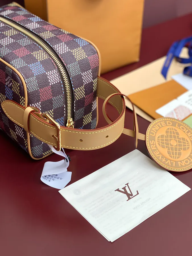 LOER DO KIT Travel Bag Canvas with Colorful Pattern, Leather Handle, Detachable Ball ERS UNITED Pendant