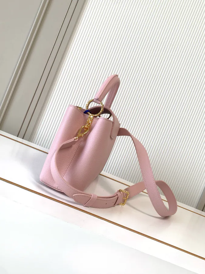 Capucines East West Medium Handbag