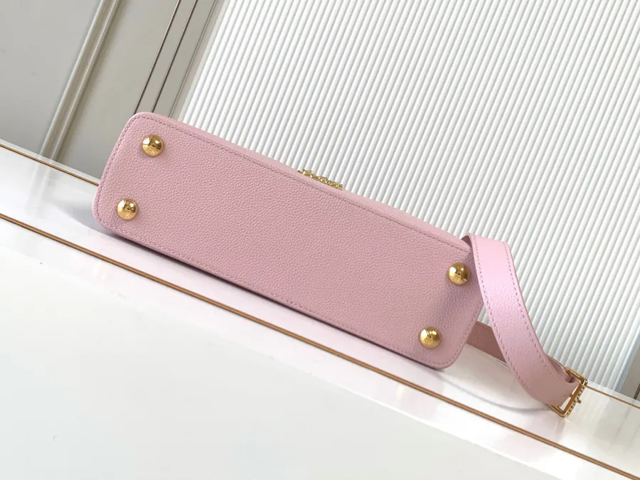 Capucines East West Medium Handbag