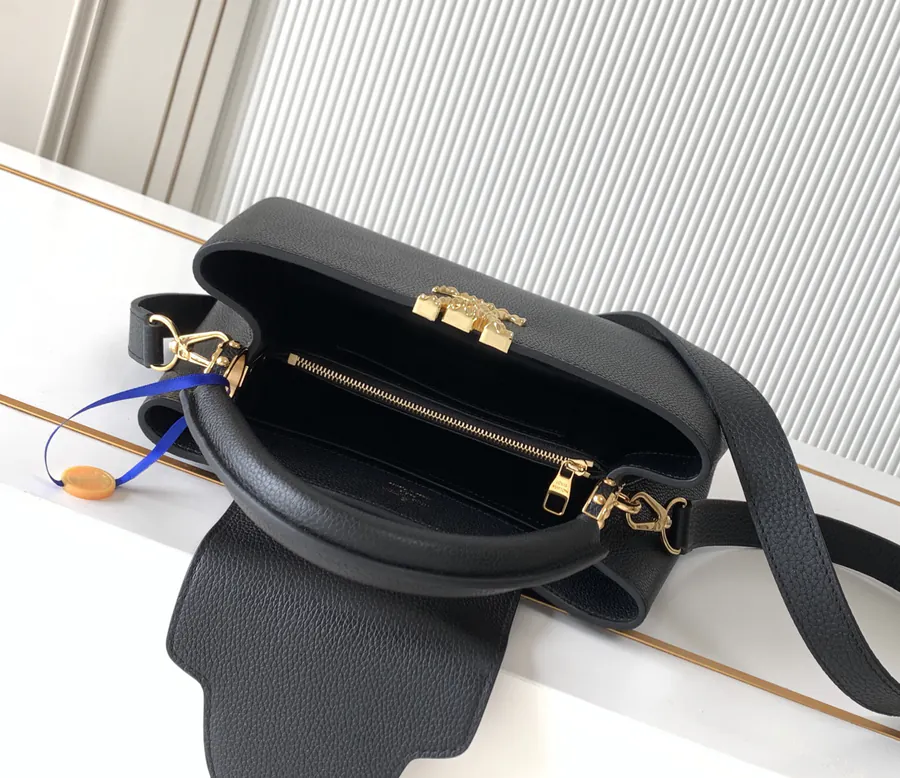 Capucines East West Medium Handbag