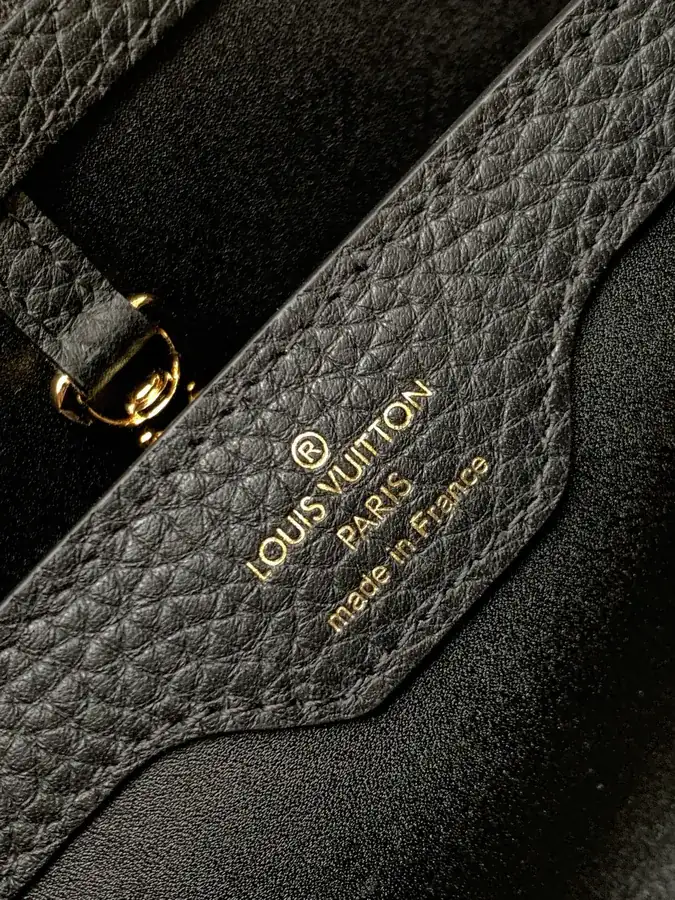 CAPUCINES Mini Handbag Elegant Luxury with Grained Calfskin