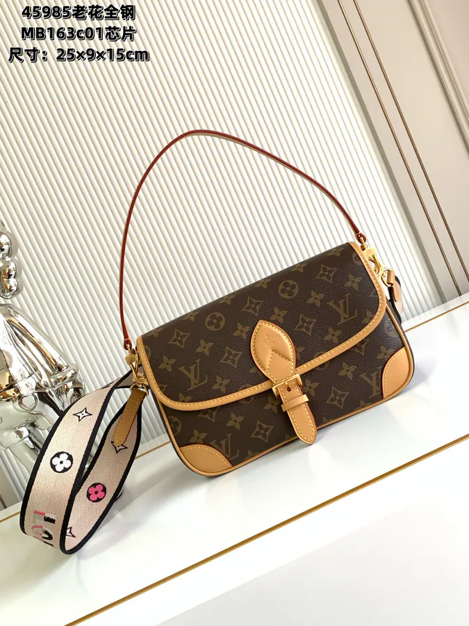 DIANE Bucket Bag with Adjustable Straps Large Capacity