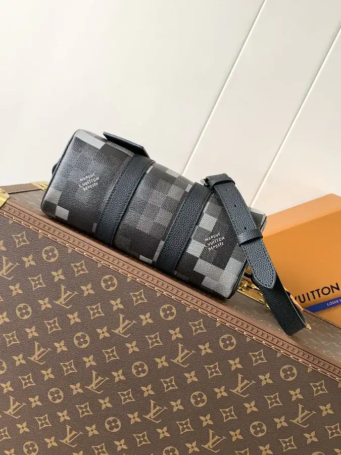 Pharrell Williams Keepall Bandoulière 25 Handbag