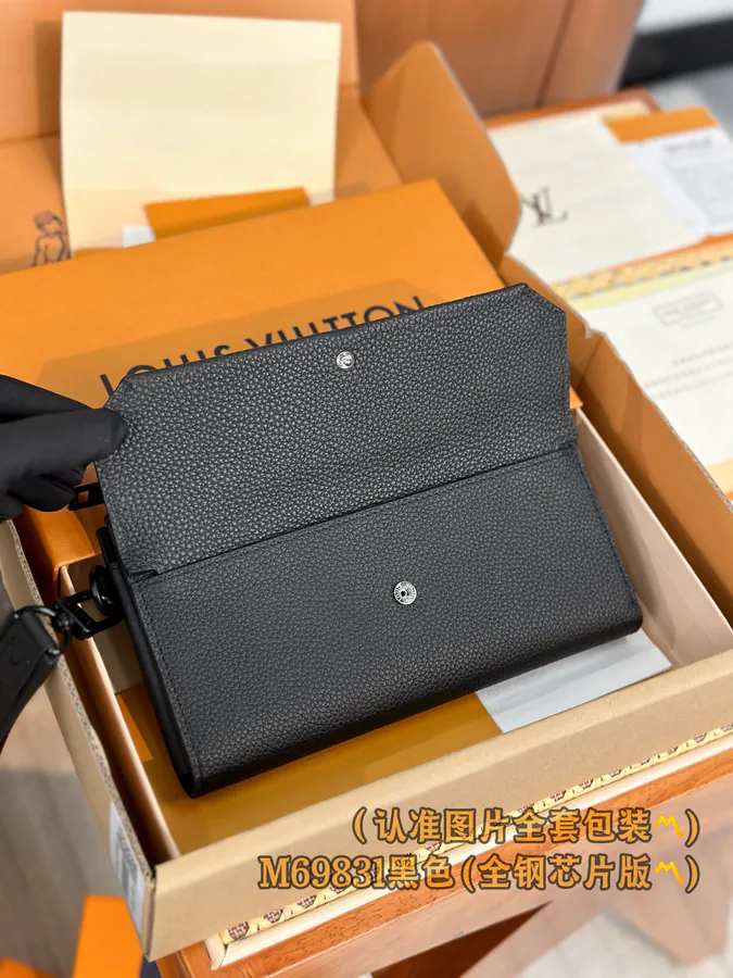 Aerogram Long Wallet Modern Minimalist Design, Black