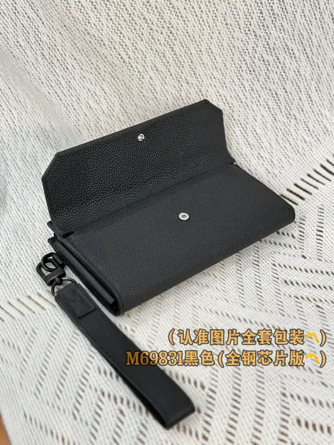 Aerogram Long Wallet Modern Minimalist Design, Black