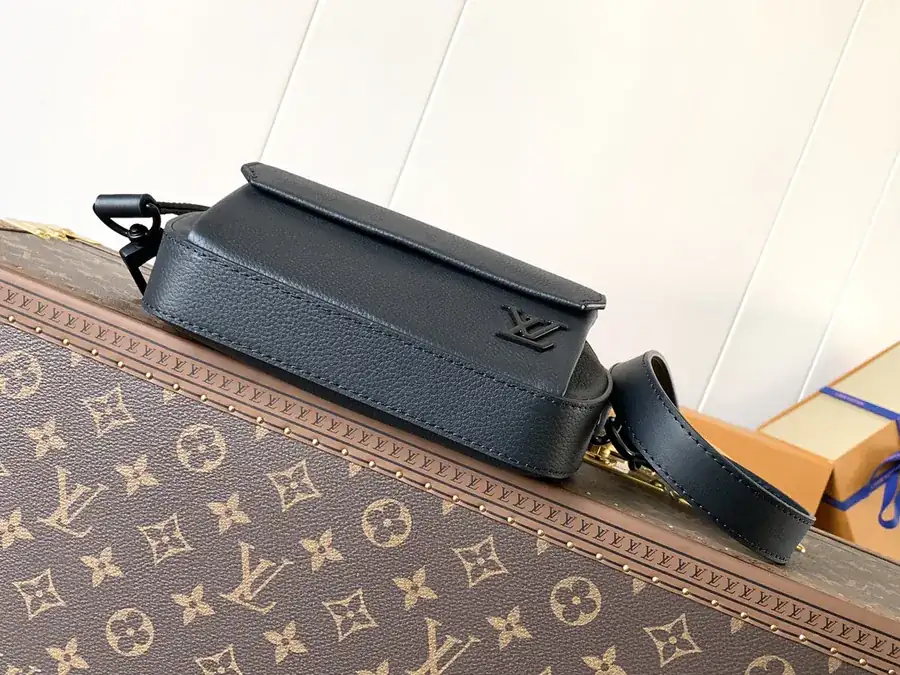 Pilot Mini Tote in Black Grained Calfskin