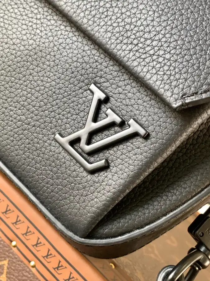 Pilot Mini Tote in Black Grained Calfskin