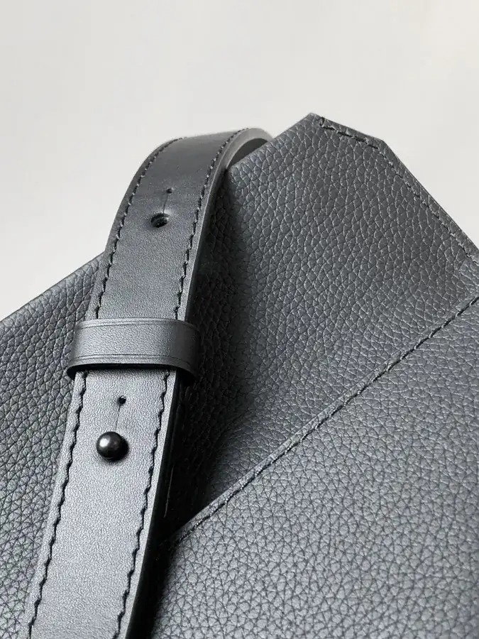 Pilot Mini Tote in Black Grained Calfskin