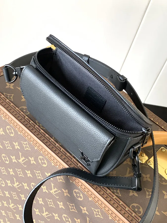 Pilot Mini Tote in Black Grained Calfskin
