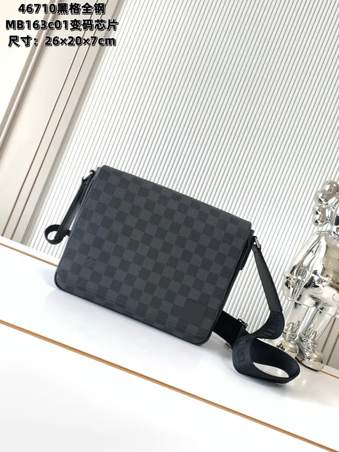 District Mini Messenger Bag Taïga Leather